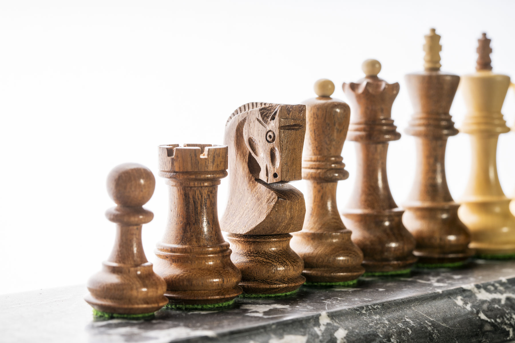 Figury szachowe Zagreb Akacja indyjska/Bukszpan 3,75 cala Rzeźbione Drewniane