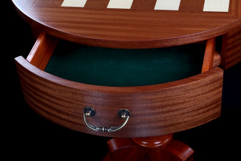 Stolik szachowy de Lux, okrągły, bez figur (wysokość 77 cm)