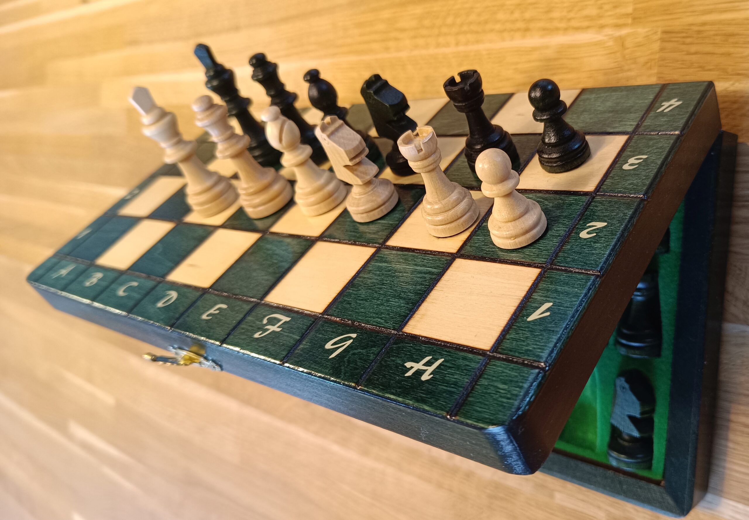 SZACHY MAGNETYCZNE zielone (28X28cm)