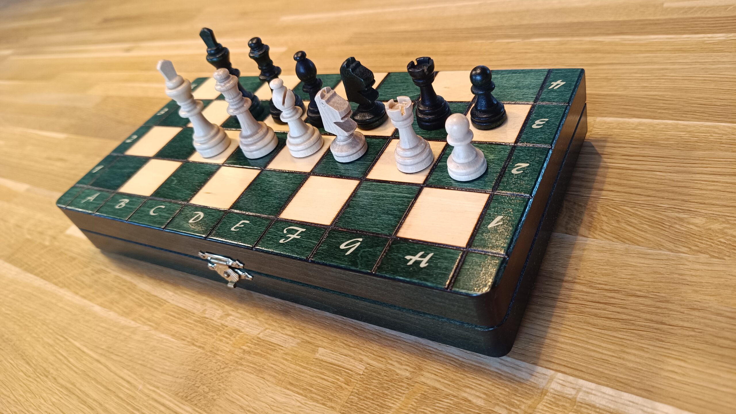 SZACHY MAGNETYCZNE zielone (28X28cm)