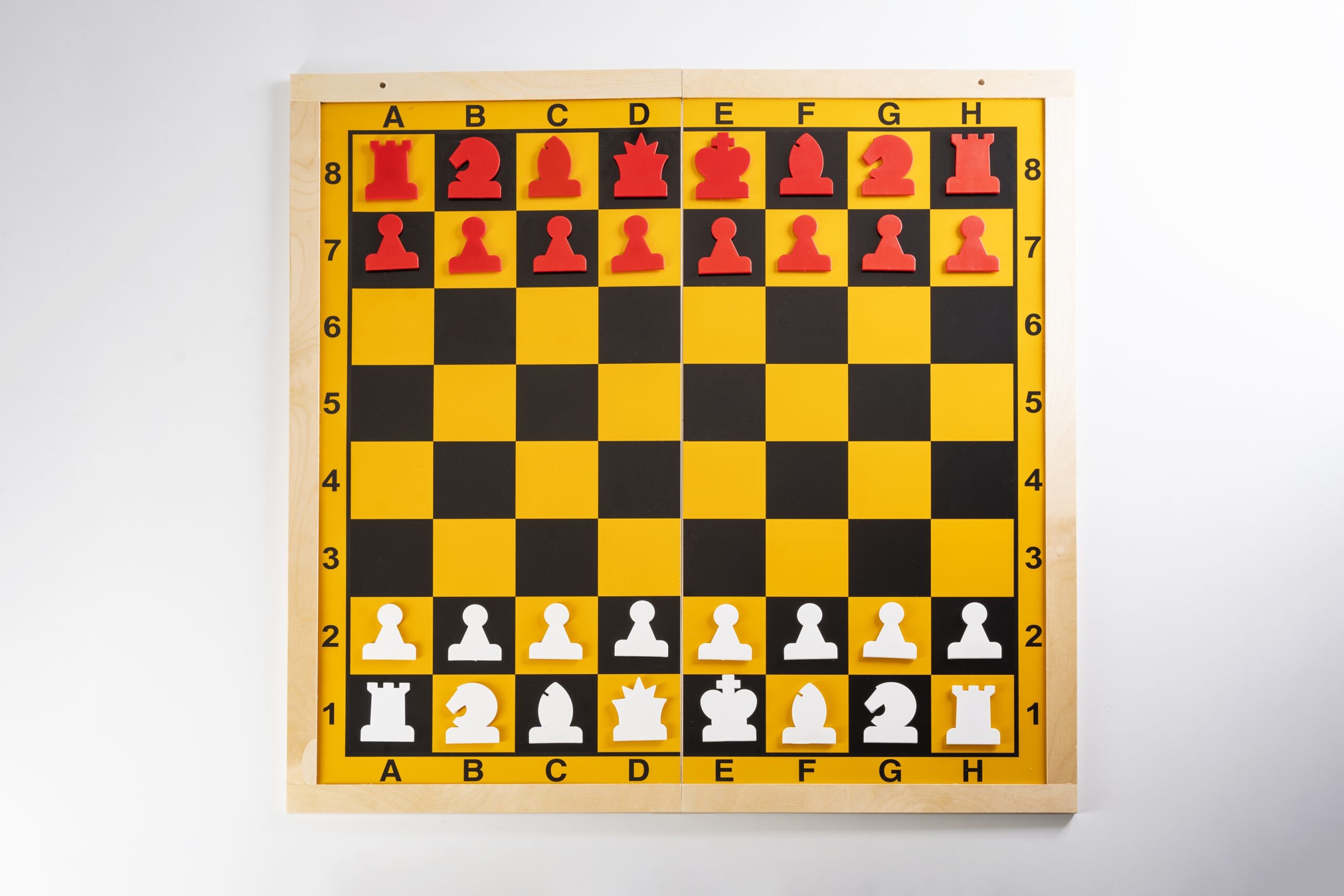 SZACHY DEMONSTRACYJNE MAGNETYCZNE - drewniana rama, składane na pół, dołączone figury