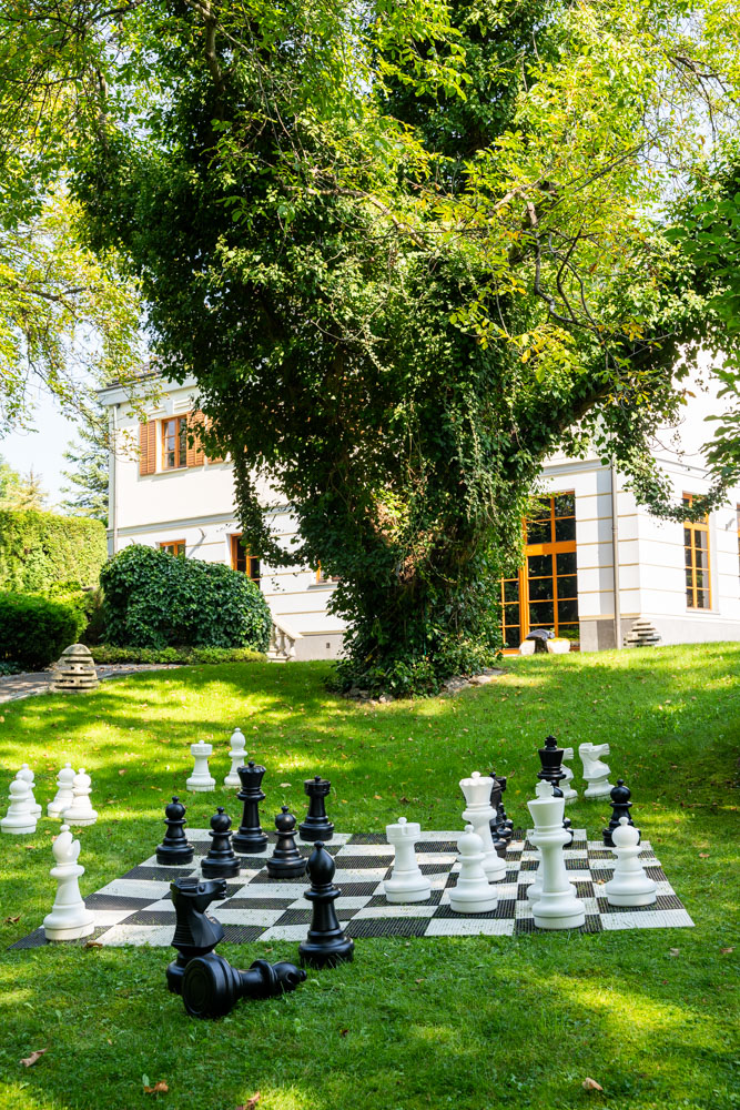 Zestaw do szachów plenerowych / ogrodowych (król 64 cm) - figury + szachownica plastikowa