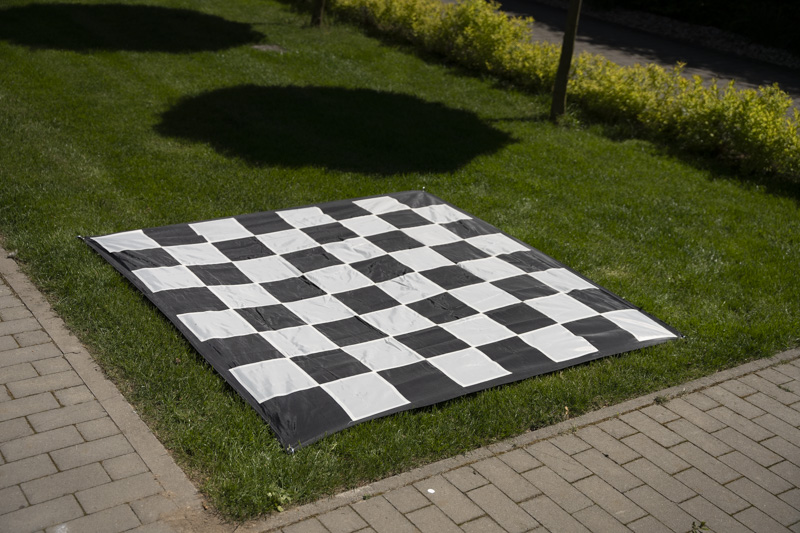 Szachownica nylonowa do szachów ogrodowych o polu 21cm