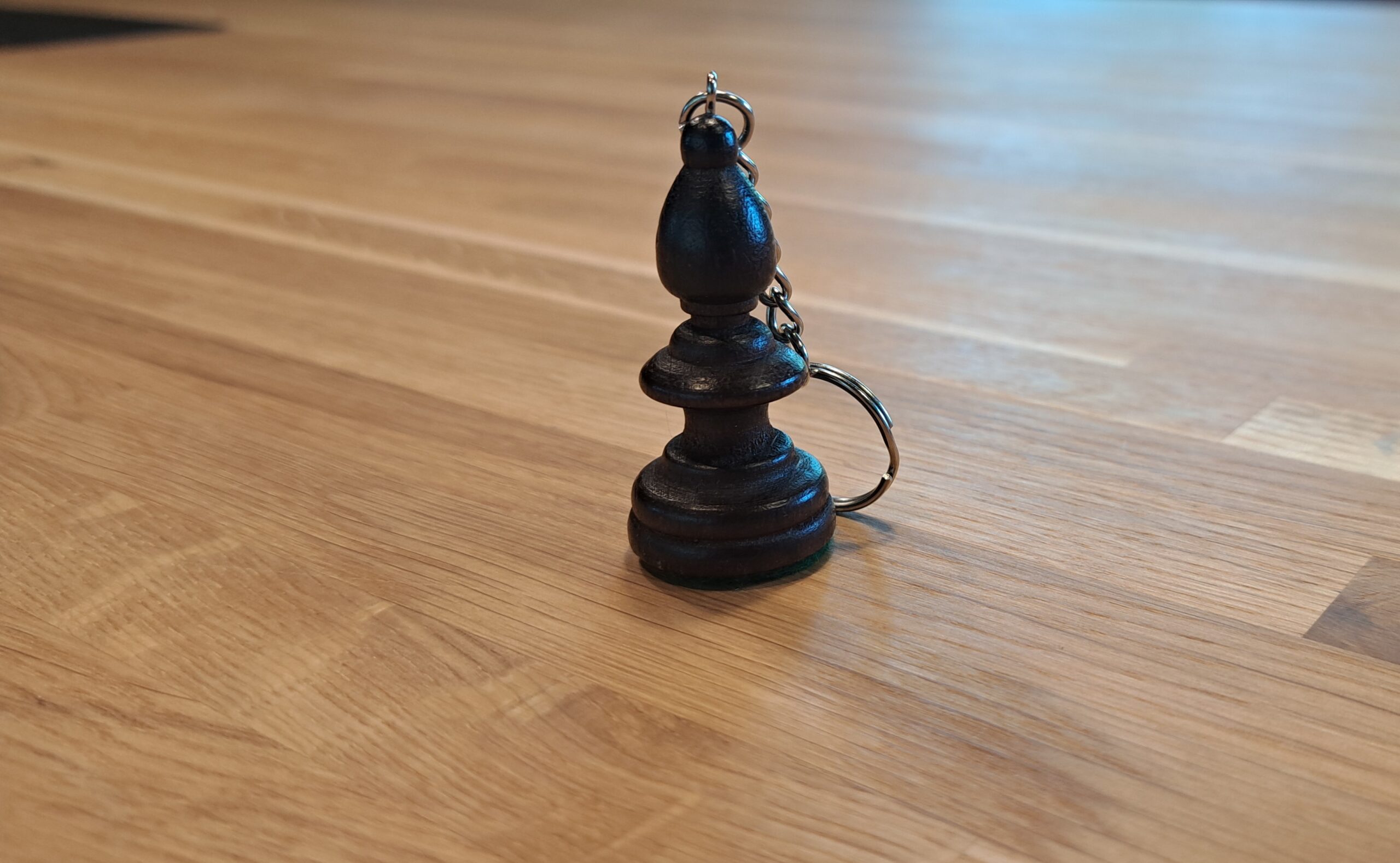 Brelok czarny goniec