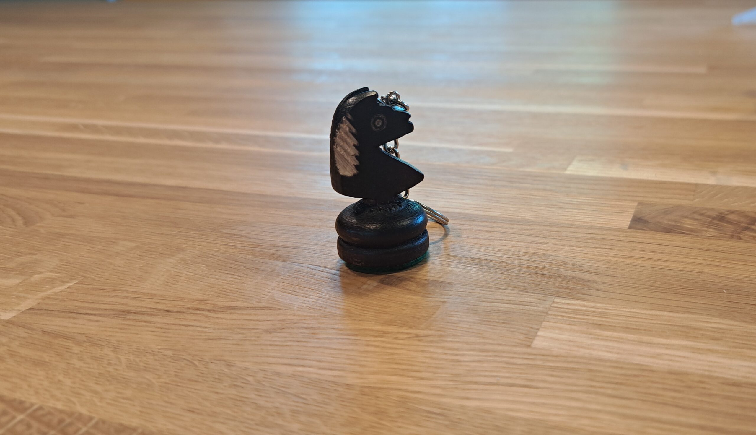 Brelok czarny skoczek