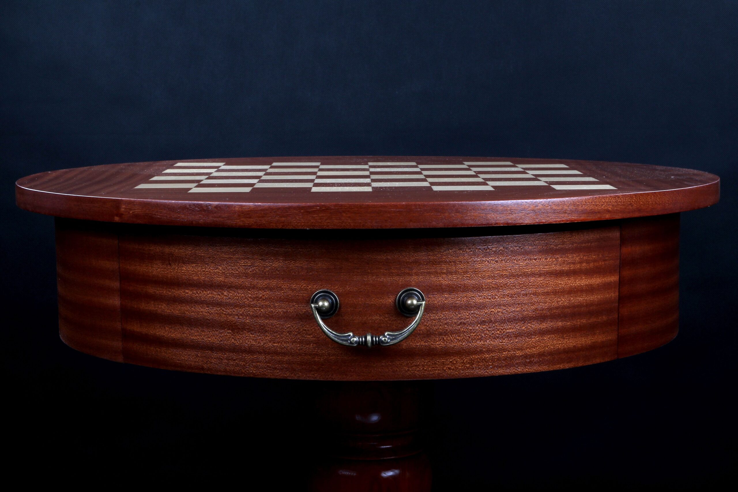 Stolik szachowy de Lux, okrągły, bez figur (wysokość 77 cm)