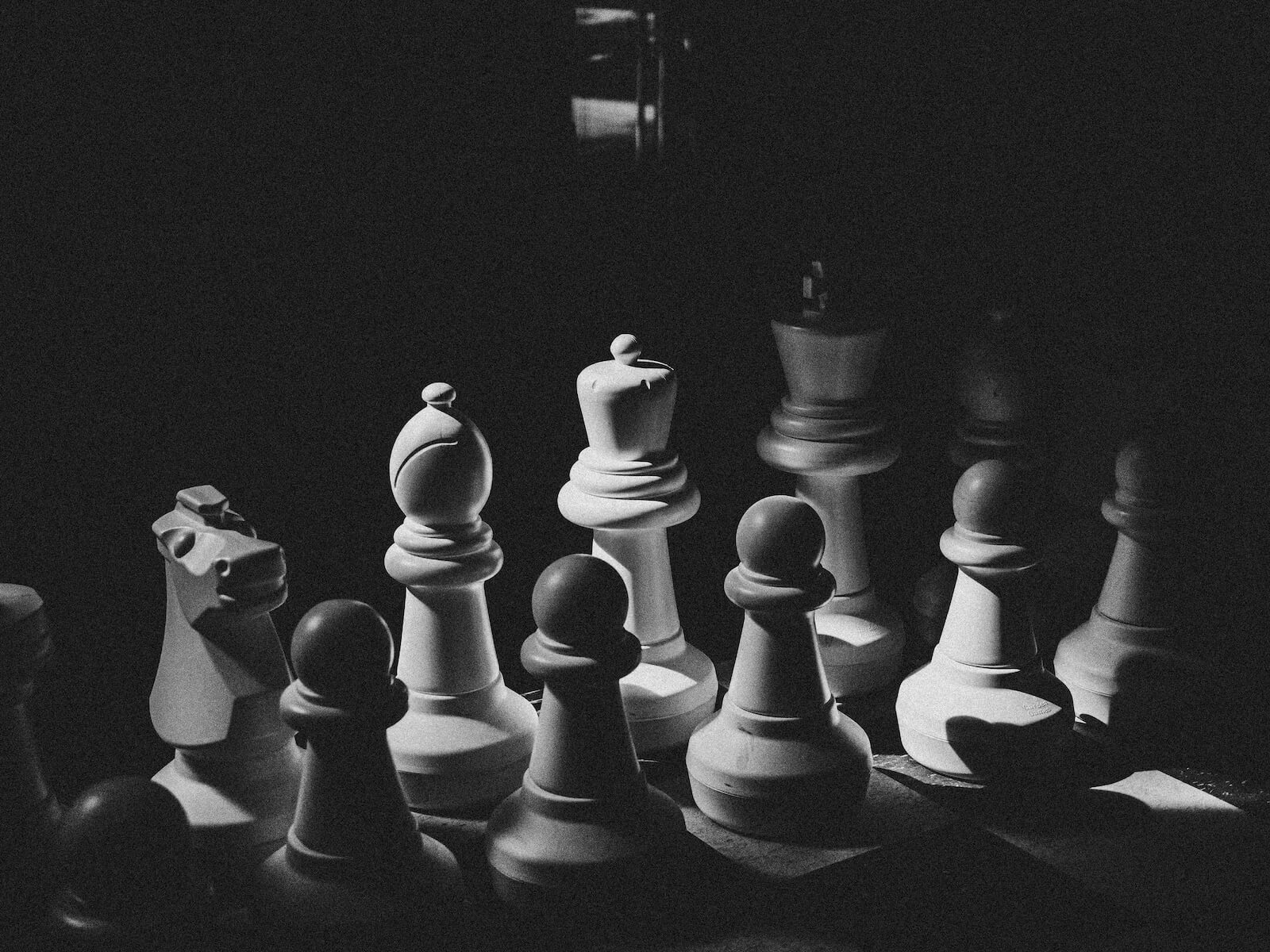 Jak porusza się wieża w szachach? Wyjaśnienie zasad ruchu wieży