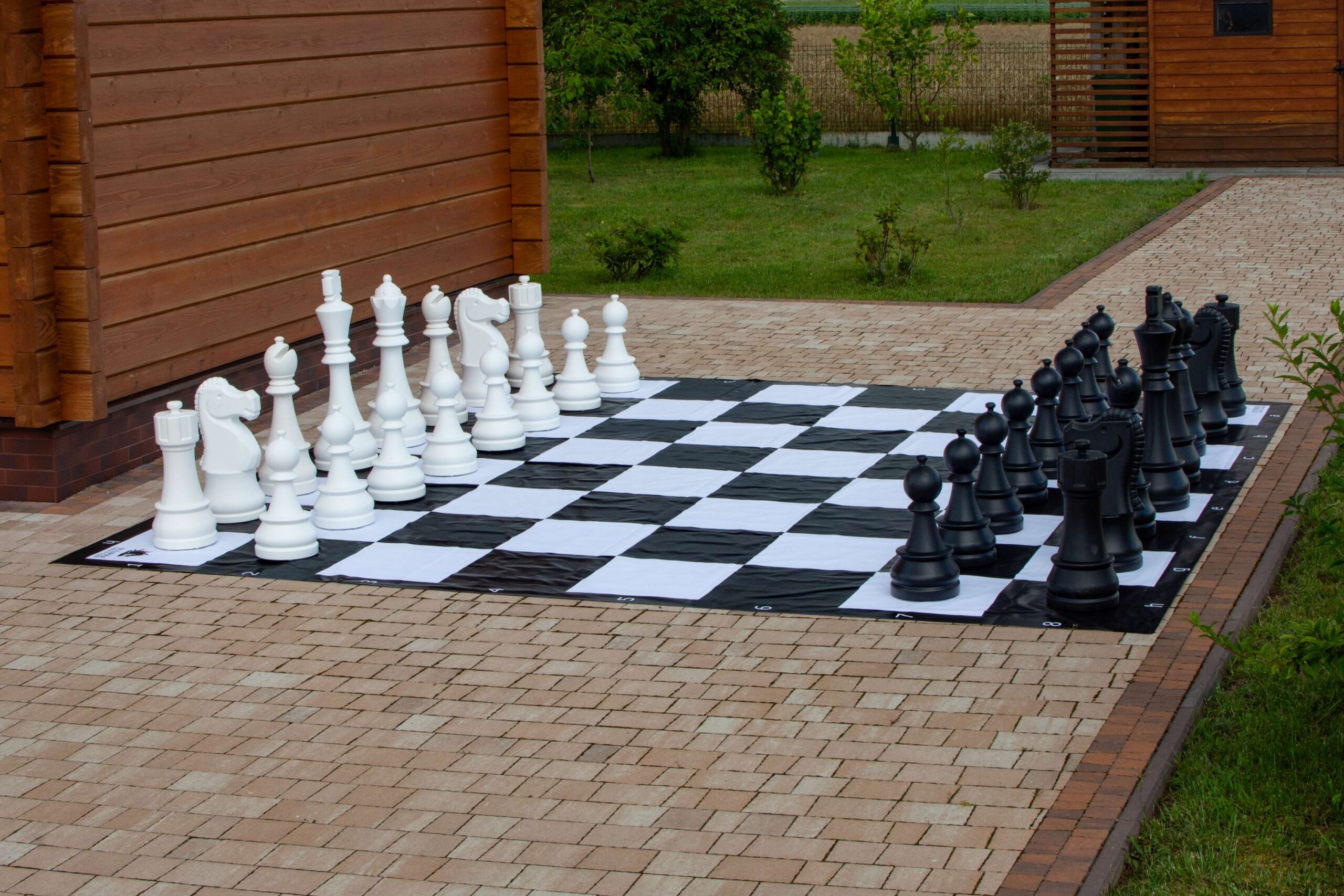Figury plastikowe do szachów plenerowych / ogrodowych (wysokość króla 90 cm)