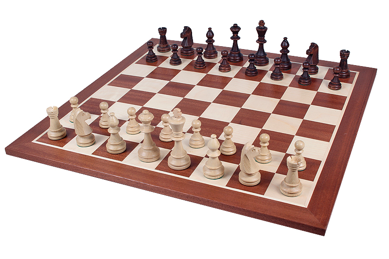 Figury drewniane Staunton nr  6 w drewnianym kuferku w kolorze mahoniowym